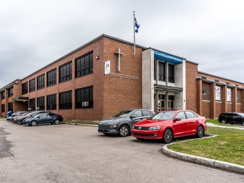École Sainte-Lucie École Sainte-Lucie